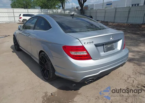 2013 Mercedes-Benz C 250 from USA, damaged, VIN WDDGJ4HB0DF995087